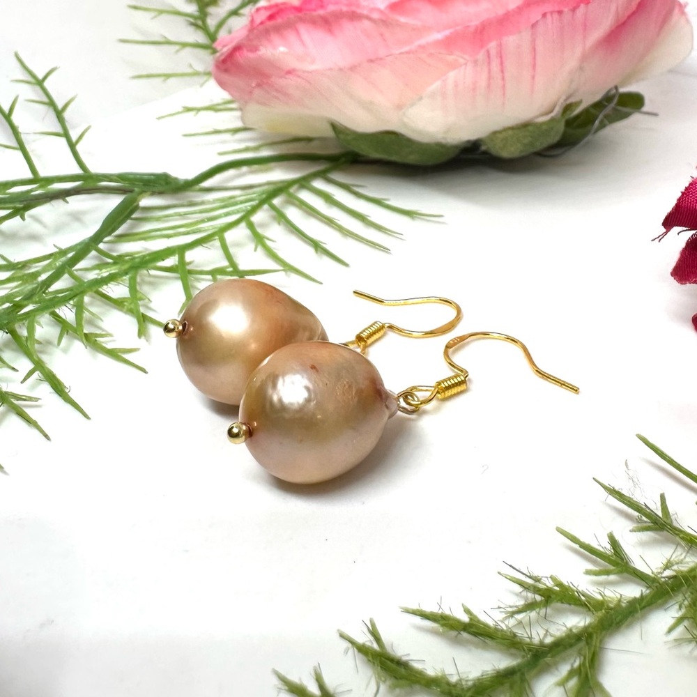 NEW⚜️Baroque Champagne Pearl Teardrop Earrings - Picture 3 of 5